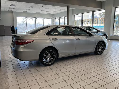 2016 Toyota Camry XSE
