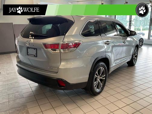 Silver Sky Metallic 2016 Toyota Highlander XLE