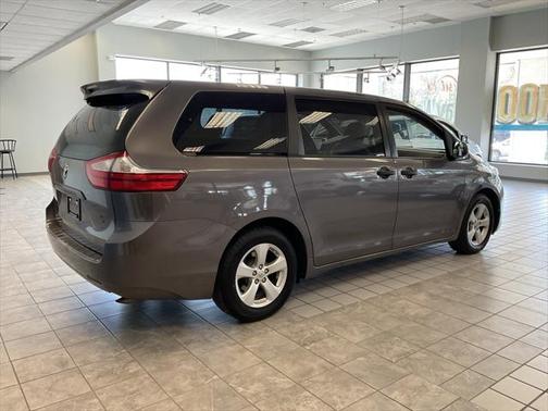 2016 Toyota Sienna L