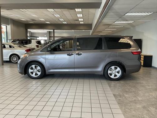 2016 Toyota Sienna L