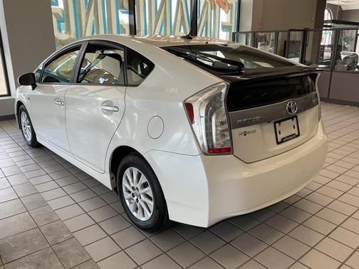 2014 Toyota Prius Plug-in Base
