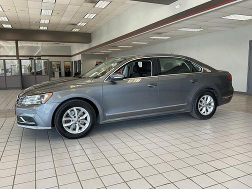 2016 Volkswagen Passat 1.8T S