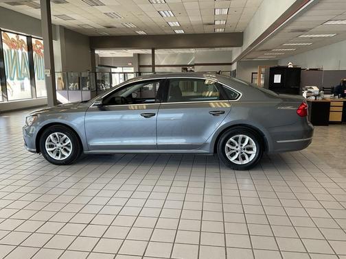 2016 Volkswagen Passat 1.8T S