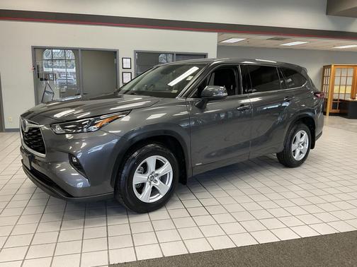 2022 Toyota Highlander Hybrid LE
