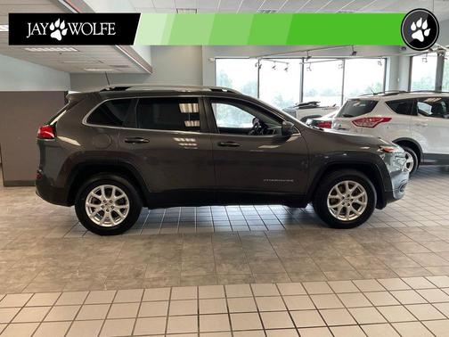 Granite Crystal Metallic Clearcoat 2018 Jeep Cherokee Latitude Plus