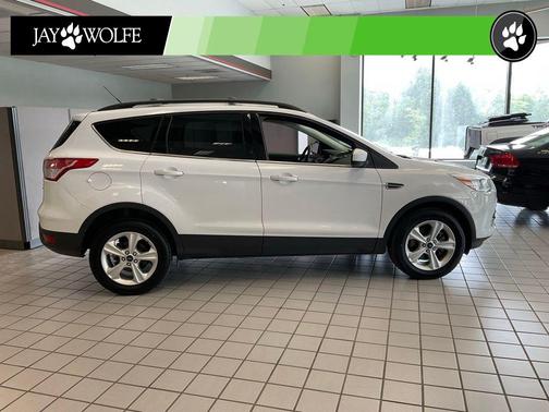 Oxford White 2013 Ford Escape SE
