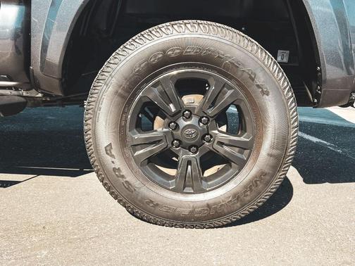 2017 Toyota Tacoma TRD Sport