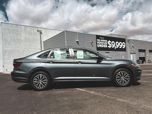 Platinum Gray Metallic 2021 Volkswagen Jetta 1.4T SE