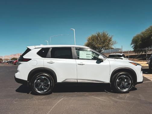 Everest White P 2026 Nissan Rogue SV