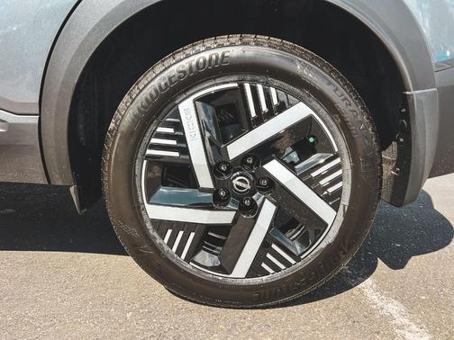Gun Metallic 2026 Nissan Kicks SV