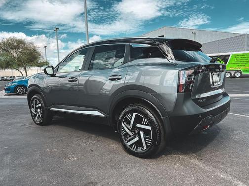 Gun Metallic 2026 Nissan Kicks SV