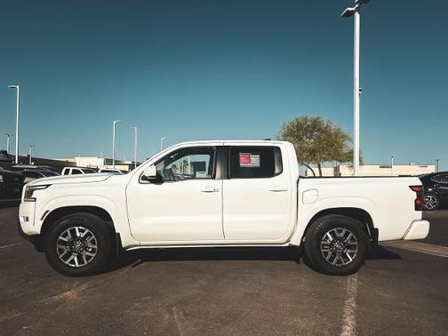 2024 Nissan Frontier SL