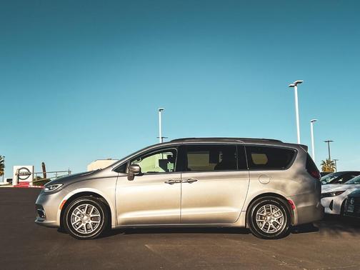 2021 Chrysler Pacifica Touring