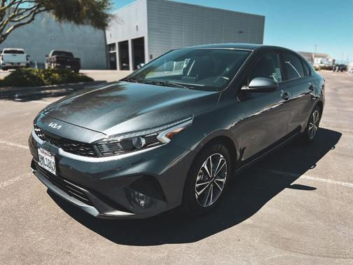 Gravity Gray 2024 Kia Forte LXS