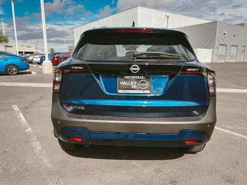 Deep Blue Pearl 2026 Nissan Kicks SV