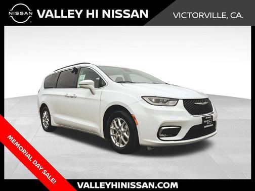 Bright White Clearcoat 2022 Chrysler Pacifica Touring-L
