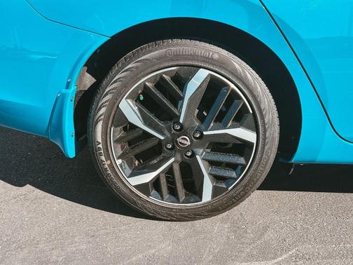 2025 Nissan Versa 1.6 SR