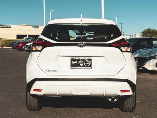 2023 Nissan Kicks S