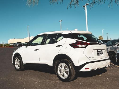 2023 Nissan Kicks S