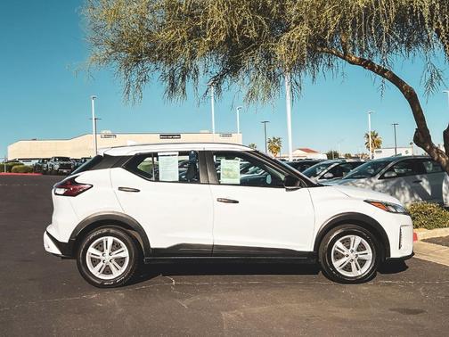 2023 Nissan Kicks S