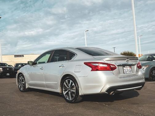 2016 Nissan Altima 2.5 SR