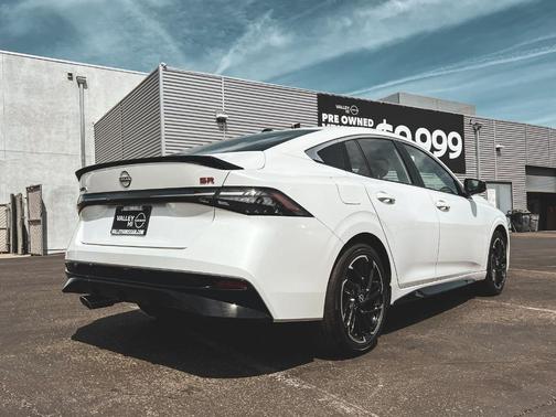 Aspen White Tricoat 2026 Nissan Sentra SR