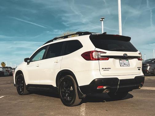 Crystal White Pearl 2023 Subaru Ascent Onyx Edition