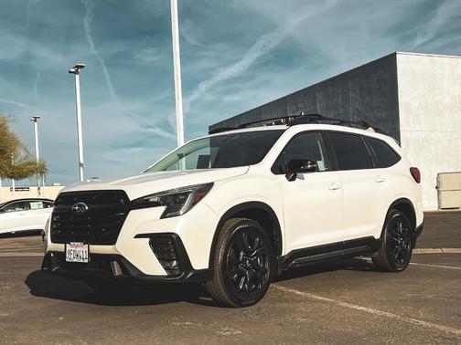 Crystal White Pearl 2023 Subaru Ascent Onyx Edition