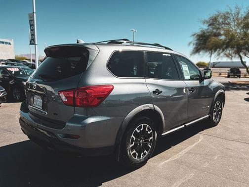 Gun Metallic 2019 Nissan Pathfinder SV
