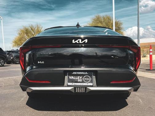 Aurora Black Pearl 2025 Kia K4