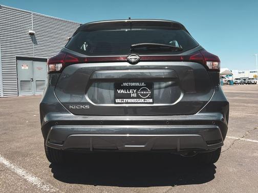 Gun Metallic 2023 Nissan Kicks S