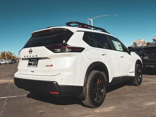 Everest White P 2026 Nissan Rogue Rock Creek