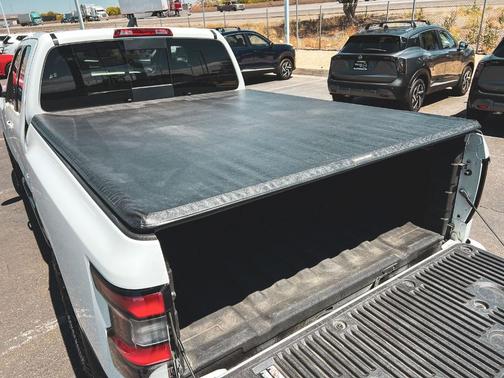 Glacier White 2024 Nissan Frontier SV