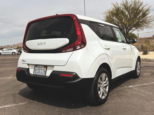 Snow White Pearl 2022 Kia Soul LX