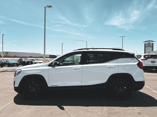 Summit White 2021 GMC Terrain SLE