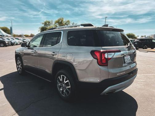 Gray 2023 GMC Acadia SLE