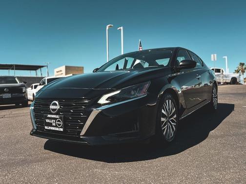 Black 2025 Nissan Altima SV
