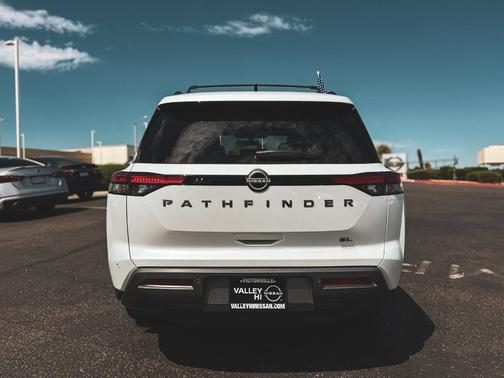 Pearl 2026 Nissan Pathfinder SL