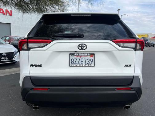 2022 Toyota RAV4 XLE