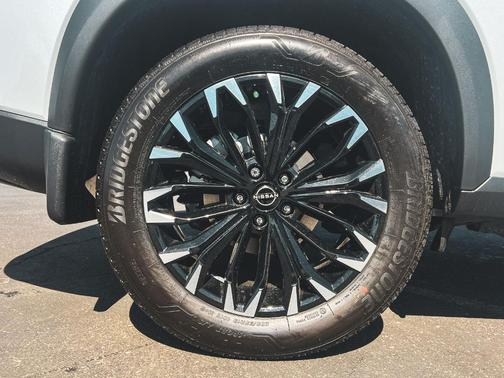 Everest White P 2026 Nissan Rogue Dark Armor