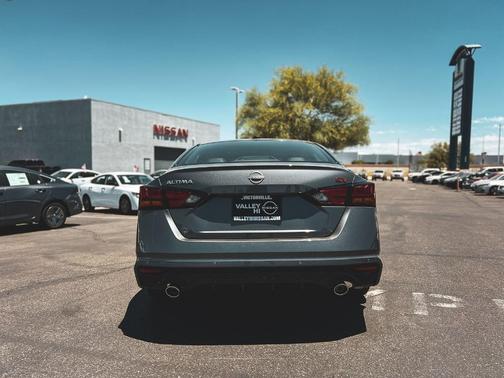 Gun Metallic 2026 Nissan Altima SR