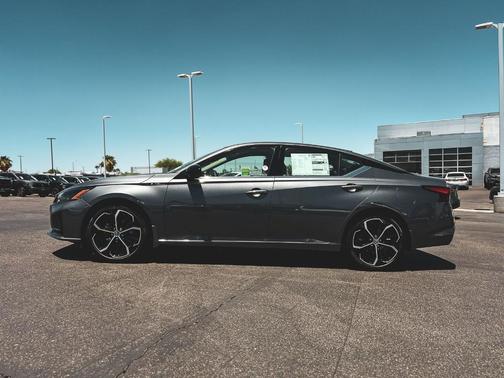 Gun Metallic 2026 Nissan Altima SR
