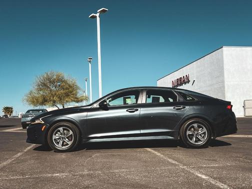 2022 Kia K5 LXS