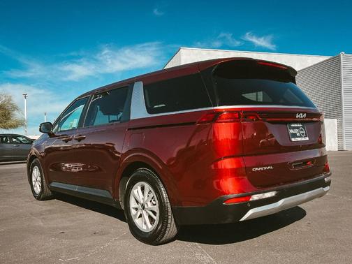 2024 Kia Carnival LX