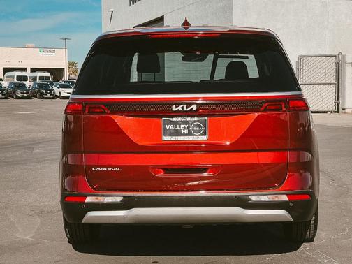 2024 Kia Carnival LX