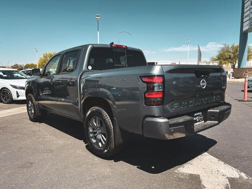 2025 Nissan Frontier SV