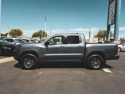 2025 Nissan Frontier SV