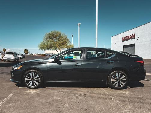 2022 Nissan Altima 2.5 SV