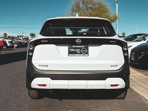2025 Nissan Kicks S