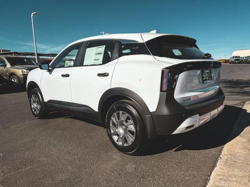 2025 Nissan Kicks S
